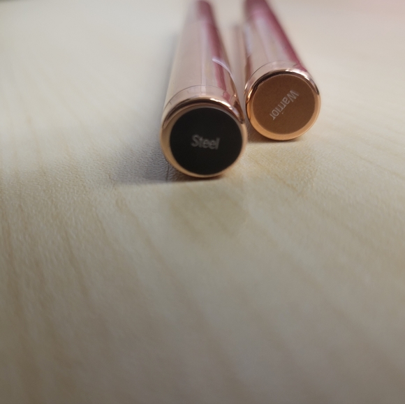 Malley XO shadowstick evercolor. - Picture 2 of 2